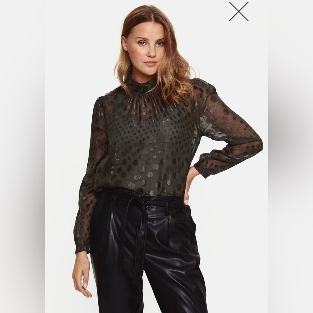 New Saint Tropez women's dark blue long sleeves blouse European style size M/L